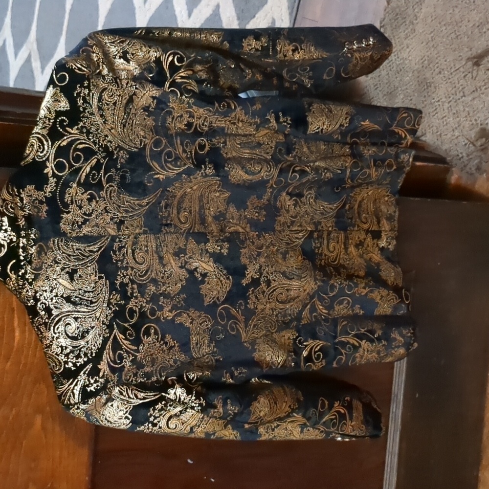 Black and gold size 7 boys suit